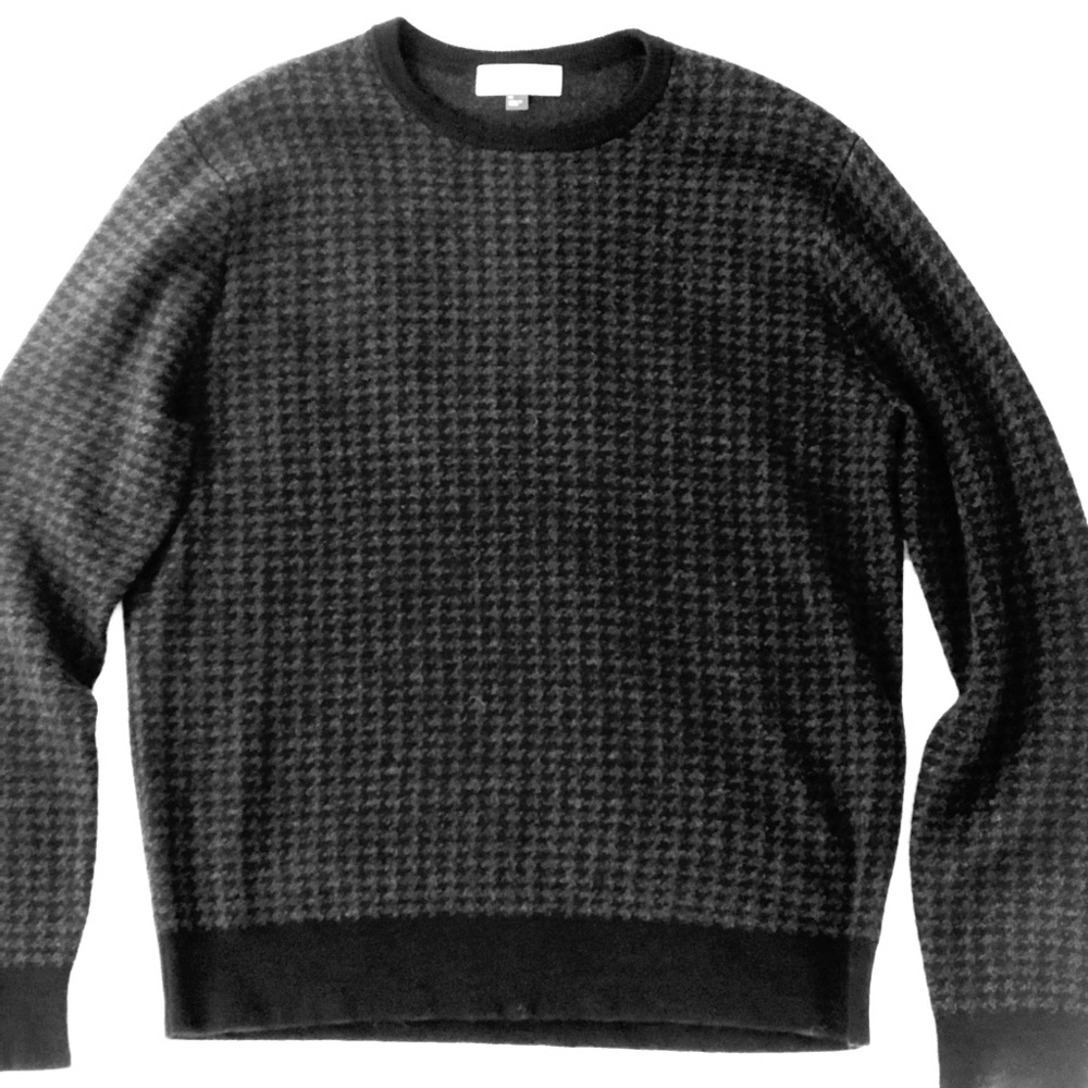 Men’s sweater, never worn.